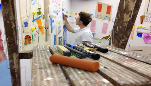 Un inglese di Copenaghen che parla napoletano. Oggetti trovati e musica per la performance allo Spazio Nea